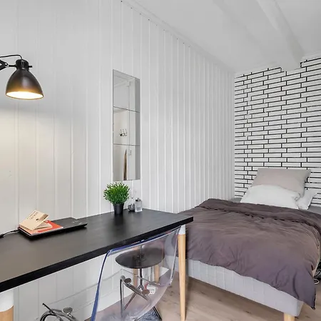 Oddernesveien 7 *