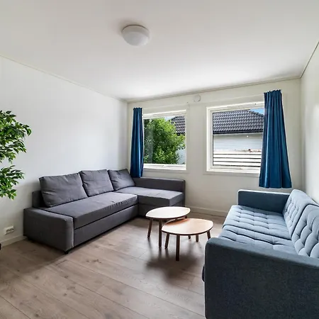 Oddernesveien 7 *